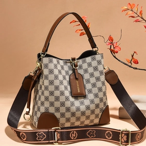 Vintage Bucket Bag Women PU Leather Checkerboard High Capacity Shoulder Crossbody With Retro Wide Jacquard Strap