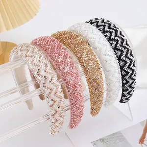 Serre-têtes perlés avec motifs à paillettes en V déclinés en cinq couleurs élégantes