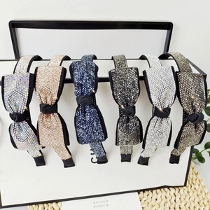 Set di 6 cerchietti sottili con fiocchi di strass brillanti in vari colori eleganti
