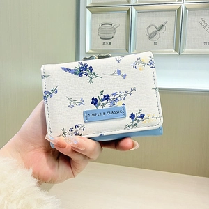 Women Short Folding Wallet Floral Print PU Leather Heart Clasp Mini Compact Purse Sweet Fresh RFID Blocking Style
