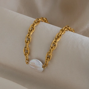 Elegant 18K gold plated stainless steel chunky chain bracelet with baroque pearl