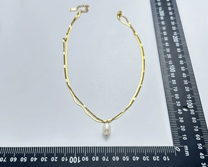 Detailed size measurement of double-layered gold necklace with baroque pearl pendant