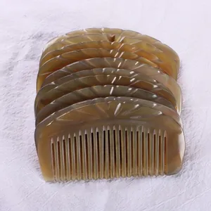 Natural texture ox horn comb set with semi-circular shape and carved patterns