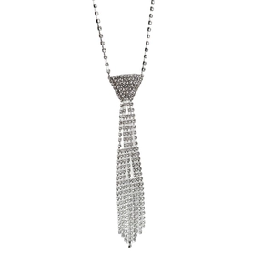 Collier cravate scintillant en strass pour femmes avec élégant design de pompon argenté
