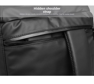 Detail der versteckten Schultergurte am wasserdichten Sportrucksack mit atmungsaktivem Netz