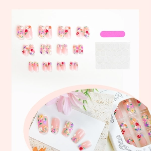 Kit de faux ongles fleurs avec motifs peints à la main et accessoires de manucure