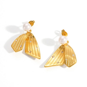 Vintage stainless steel earrings with fan-shaped gold pendants and white pearls