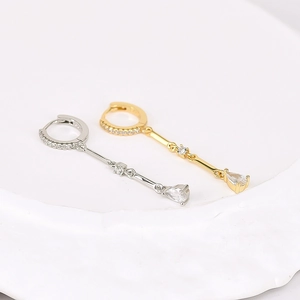 Élégantes boucles d'oreilles S925 en argent avec pavé zircons et cristaux en poire