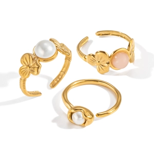 Three-piece gold 18K plated stainless steel ring set with pearls and pink natural stones