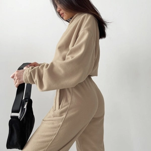 Survêtement beige en polaire pour femme avec sweat à capuche et pantalon de jogging