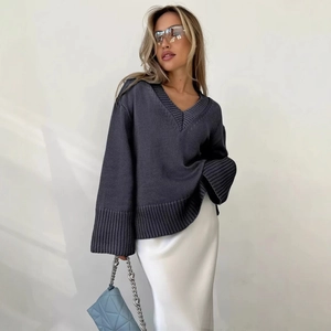 Maglione in maglia grigio scuro con scollo a V da donna stile casual oversize morbido