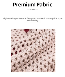 Detailansicht der beigen Stricktasche mit Baumwoll-Häkelstruktur und Hohlraummuster