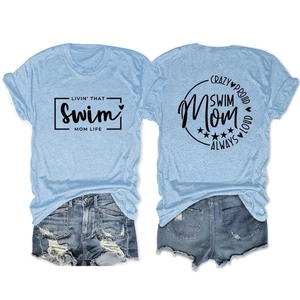 Ensemble t-shirt swim mom pour femme avec imprimé recto-verso et short en jean déchiré