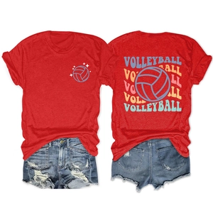 Détail du t-shirt de volley-ball rouge en coton avec imprimés graphiques vintage recto-verso