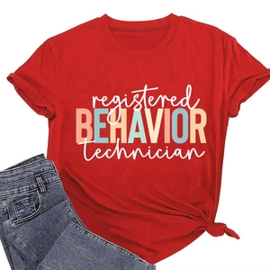 T-shirt rouge à col rond avec impression colorée Registered Behavior Technician à plat