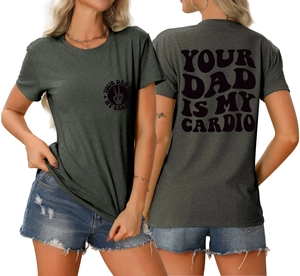Détails avant et arrière du t-shirt gris anthracite avec imprimé graphique rétro