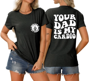 Vue avant et arrière du t-shirt gris anthracite avec texte Your Dad Is My Cardio imprimé