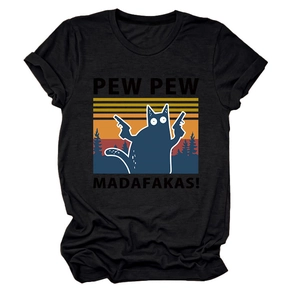 Détail du t-shirt noir avec graphique de chat bleu et imprimé Pew Pew Madafakas