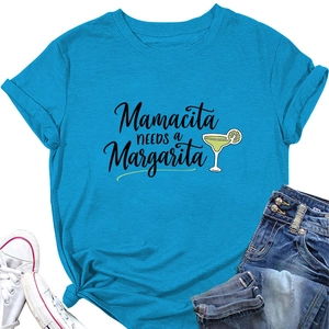 T-shirt turquoise Mamacita needs a Margarita assorti avec baskets et short en jean