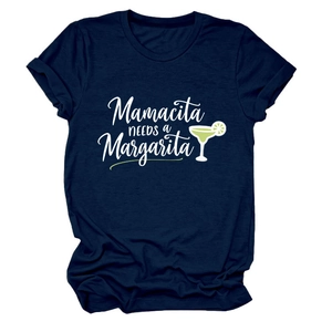 Détail du t-shirt bleu marine en coton avec imprimé blanc Mamacita Needs a Margarita