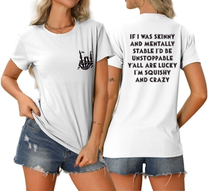 Vue détaillée avant et arrière d'un t-shirt blanc en coton avec main de squelette et texte