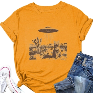 Detail of ginger cotton t-shirt with retro cat and UFO desert print with side knot