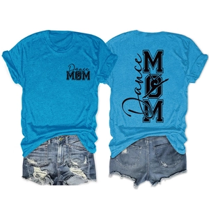 Ensemble t-shirt bleu Dance MOM et short en jean montrant les vues avant et arrière à plat