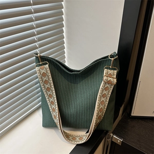 Sac Bandoulière Tissé En Tricot Pour Femmes Grand Sac Fourre-Tout Avec Large Bandoulière Ethnique Bohémienne Style Décontracté
