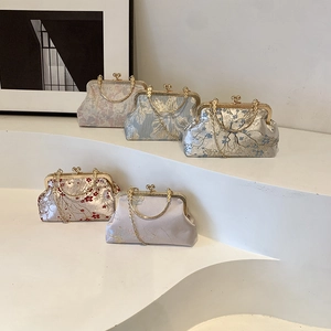 Vintage Chinese Style Embroidered Evening Clutch Bag With Metal Handle Satin Jacquard Handbag For Women Banquet Party