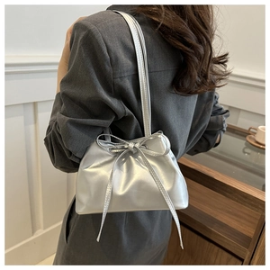 Borsa a mano argento in PU con grande fiocco e doppie spalline per un look da donna