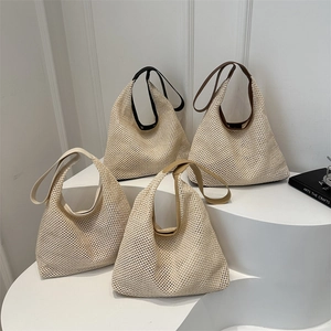 Grand sac cabas seau tressé avec poignées minimalistes pour la plage en quatre couleurs