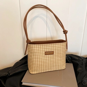 Straw Woven Bucket Bag For Women Large Capacity PU Leather Knot Shoulder Strap Summer Vacation Fashion Casual Crossbody