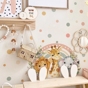 Wandsticker mit Cartoon-Waldtieren wie Löwe, Elefant und Regenbogen fürs Kinderzimmer