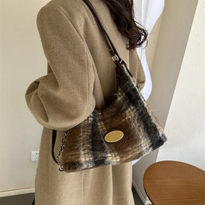 Retro plaid plush shoulder bag with gold metal logo and chain strap for women
