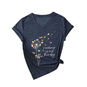 T-shirt bleu foncé à col en V avec motif pissenlit de livres Reading Is My Therapy