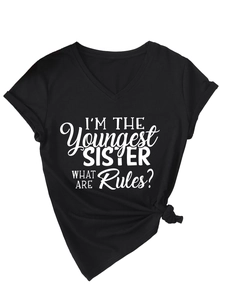 Detail view of the V-neck cotton T-shirt with side knot and slogan print