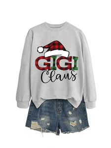 Λεπτομέρεια από γκρι Gigi Claus φούτερ με καρό γράμματα και distressed τζιν σορτς