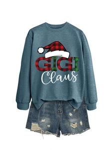Gigi Claus φούτερ με χριστουγεννιάτικο τύπωμα και τζιν σορτς σε επίπεδη διάταξη