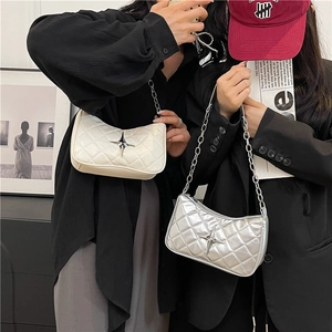Chic quilted chain hobo bags in white and silver with metallic star starburst buckle