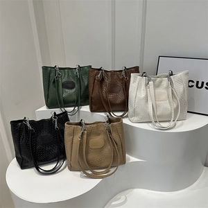 Large capacity woven texture tote bags in five colors with metallic chain straps