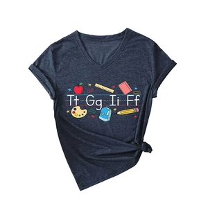 T-shirt blu scuro scollo a V con stampe scolastiche e nodo laterale alla moda