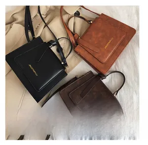 Trois sacs à main rétro carrés en cuir PU noir et marron avec texture à grain de litchi