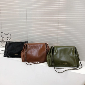 Sacs à bandoulière rétro avec chaînes en similicuir noir, marron et vert olive