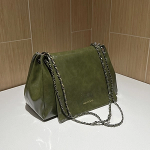 Sac À Bandoulière Femmes Cuir PU Brillant Rétro Rabat Bandoulière Chaîne Métal Design De Niche Élégant