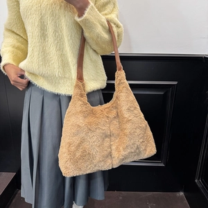 Sac À Épaule En Peluche Fausse Fourrure Grande Capacité Tote Pour Femmes Automne Hiver Doux Sac À Main Style Hobo