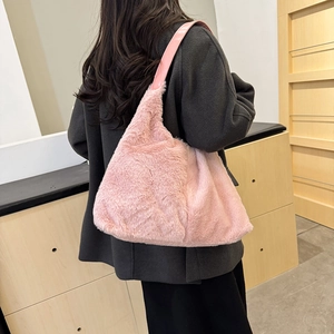 Sac fourre-tout rose en peluche pour femme avec texture douce et grande capacité