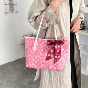 Chic pink Chinese wedding tote bag with double happiness jacquard and red silk bow
