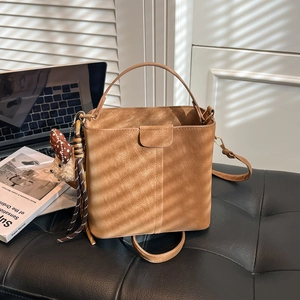 Vintage Matte PU Leather Bucket Bag For Women Retro Frosted Texture Crossbody Handbag With Plush Bear Pendant