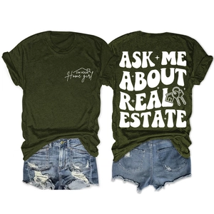 Vue avant et arrière du T-shirt vert olive avec imprimés graphiques immobilier