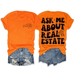 Détails avant et arrière d'un t-shirt orange Ask Me About Real Estate avec graphisme